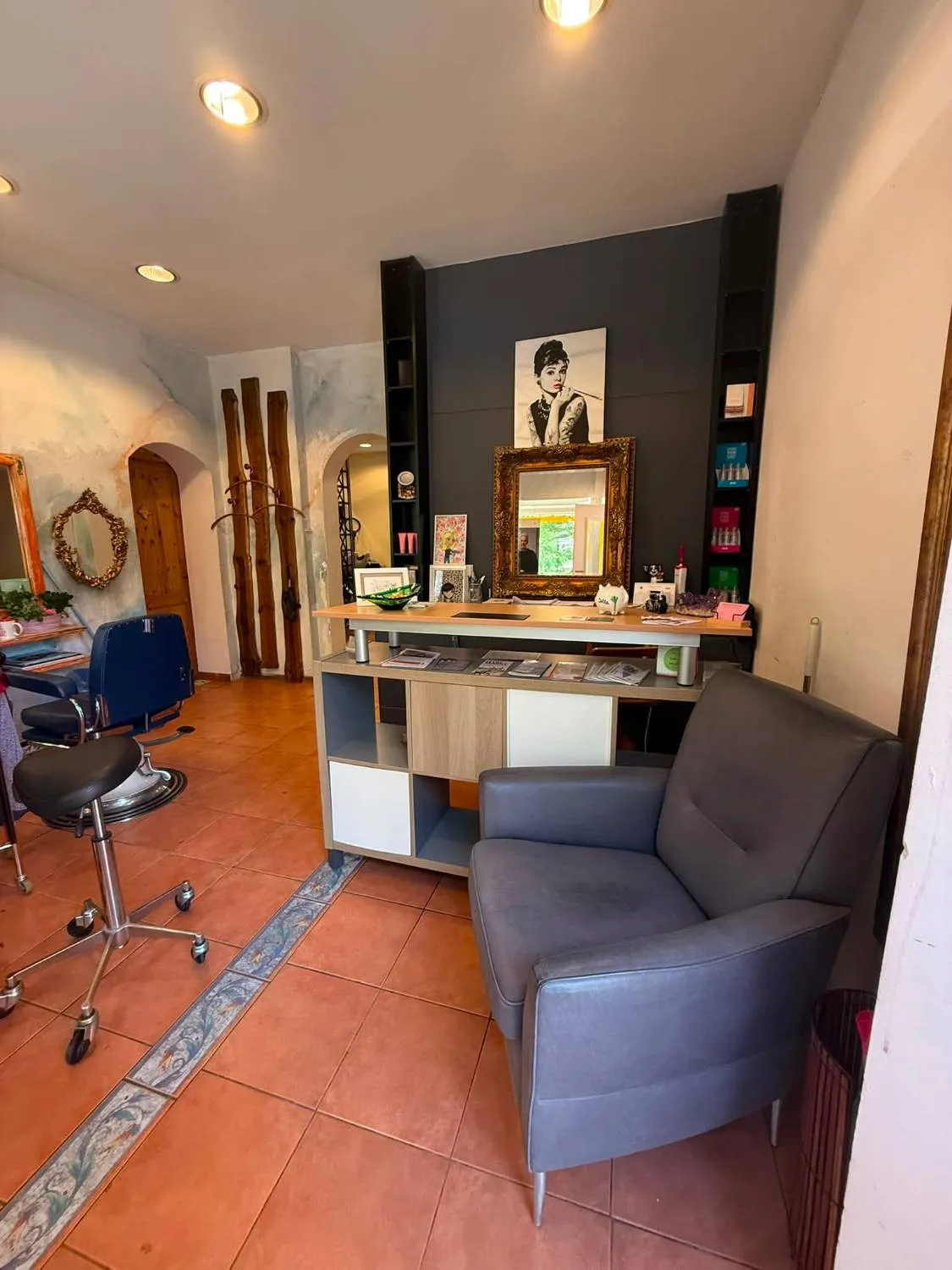 Empfang und Wartebereich im Friseur am Michel Hamburg